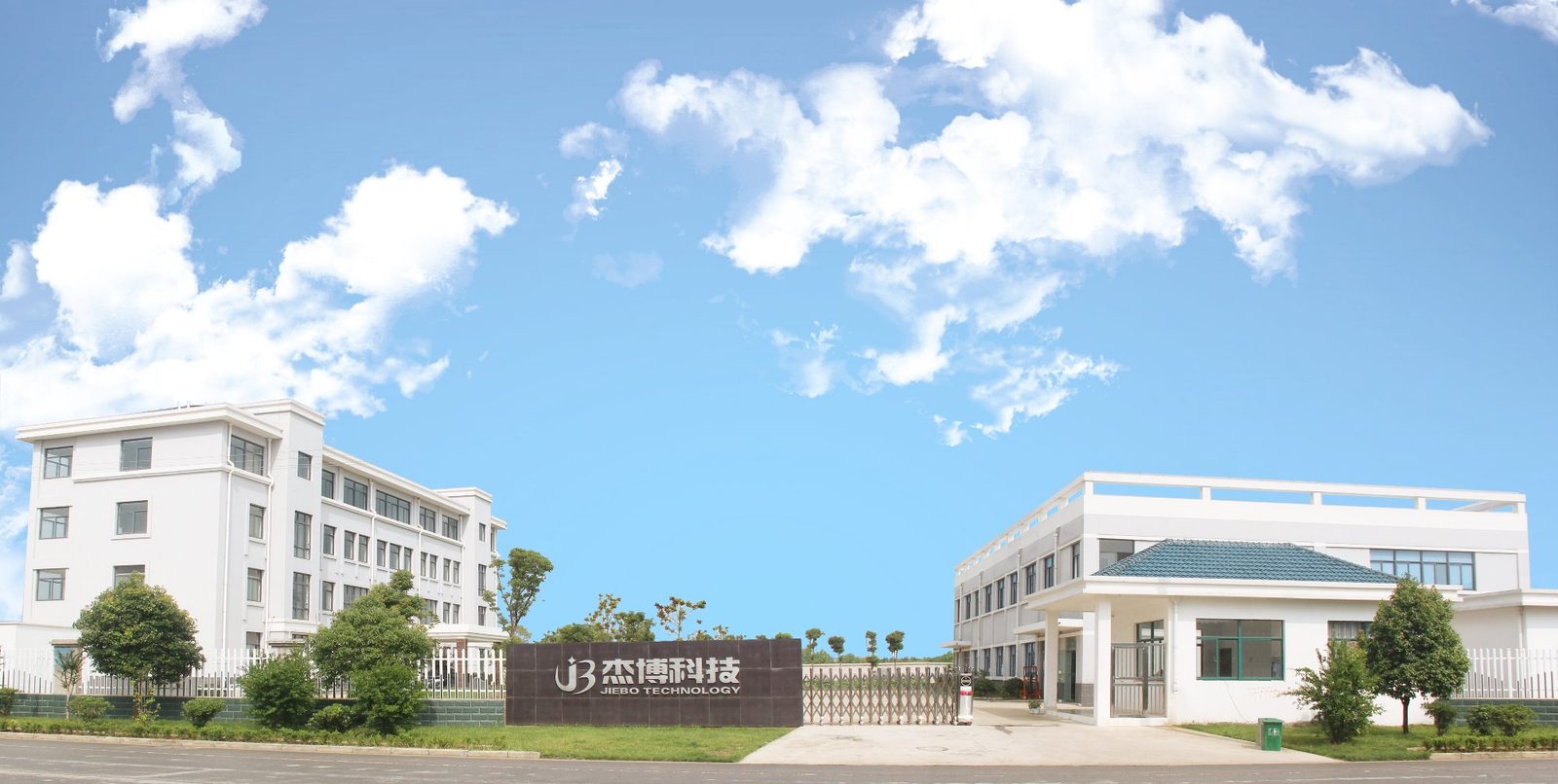 JIEBO’s own site in China: optics, excitation source, detection electronics and analysis software are developed and assembled in-house.